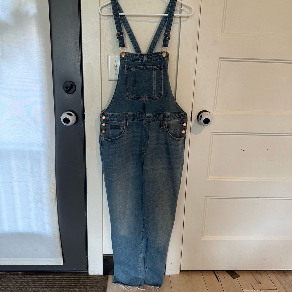 Universal Thread Light Blue Denim Overalls